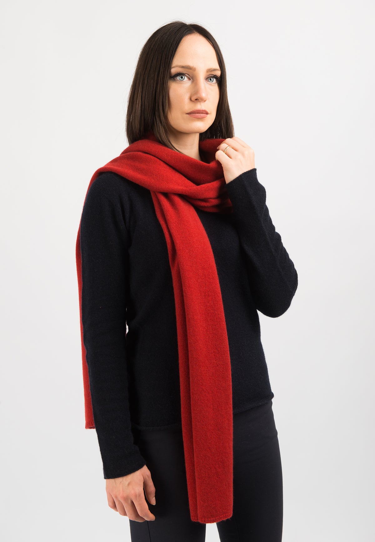 Écharpe large femme 100 % cachemire, coloris Rouge, vue 2 | Dalle Piane Cashmere