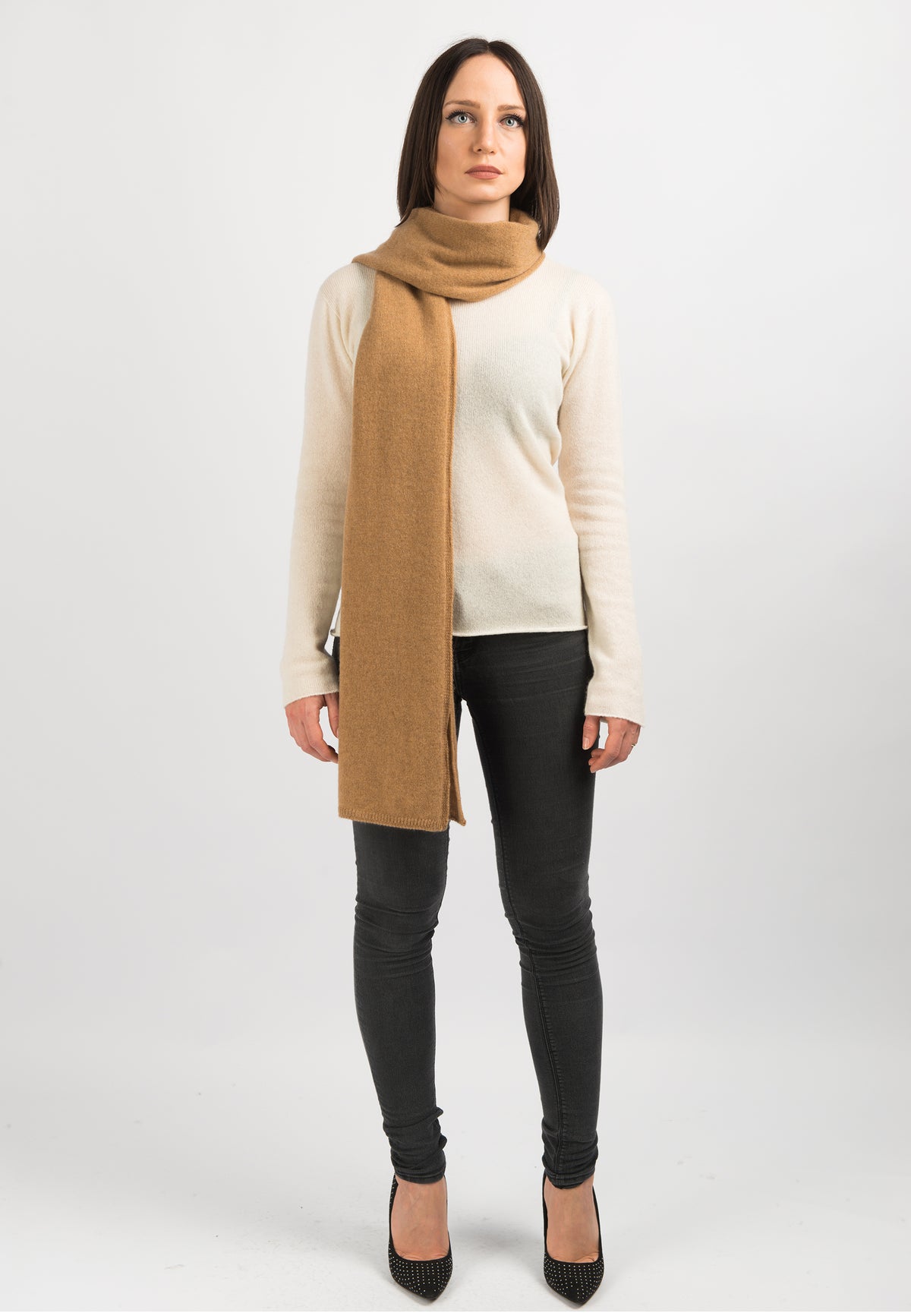 Écharpe large femme 100 % cachemire, coloris Camel, vue 5 | Dalle Piane Cashmere