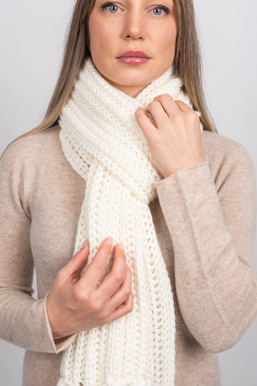 Écharpe à franges laine et alpaga, coloris Blanc, vue 3 | Dalle Piane Cashmere