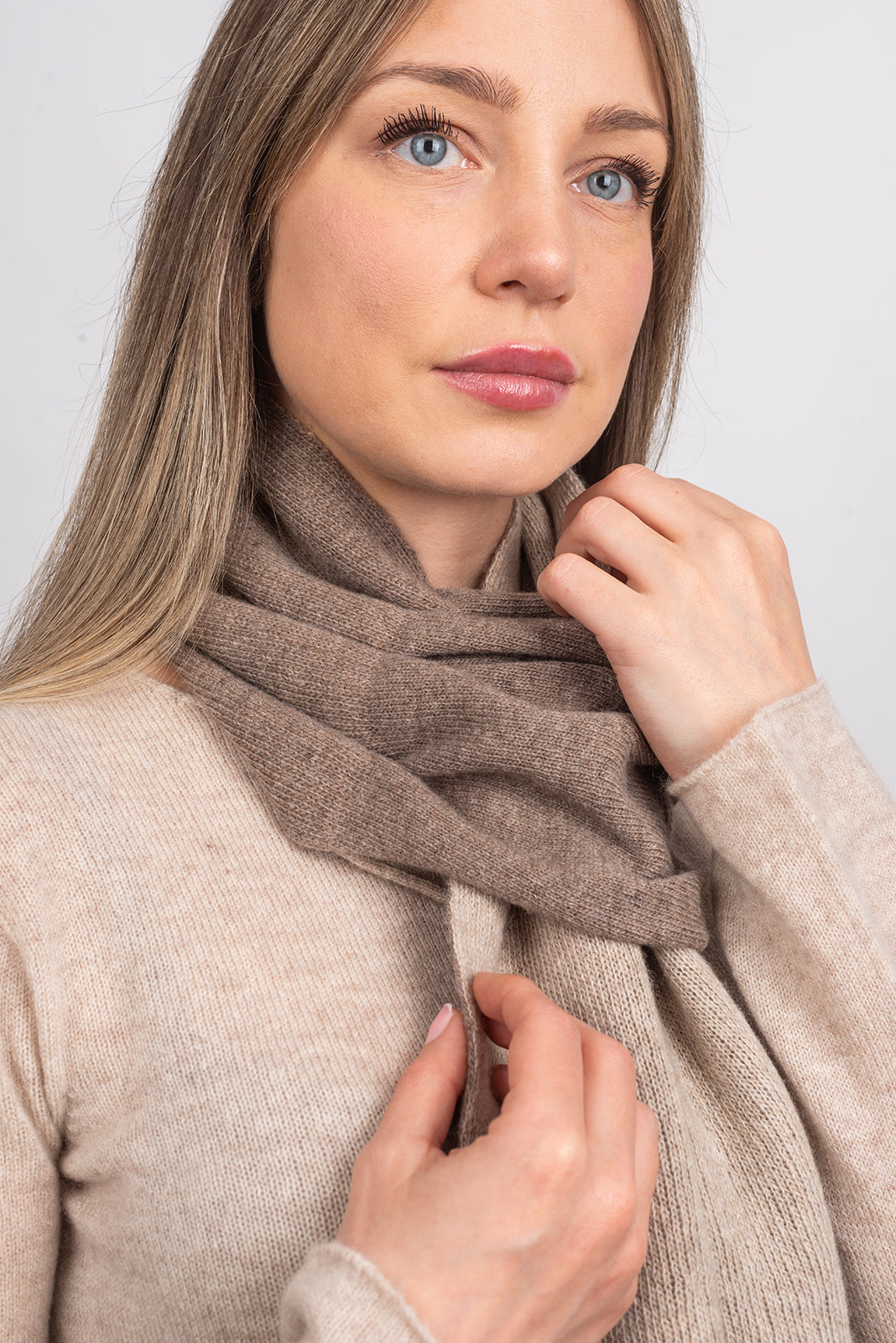 Scaldacollo misto cashmere, colore Beige/Visone, vista 2 | Dalle Piane Cashmere