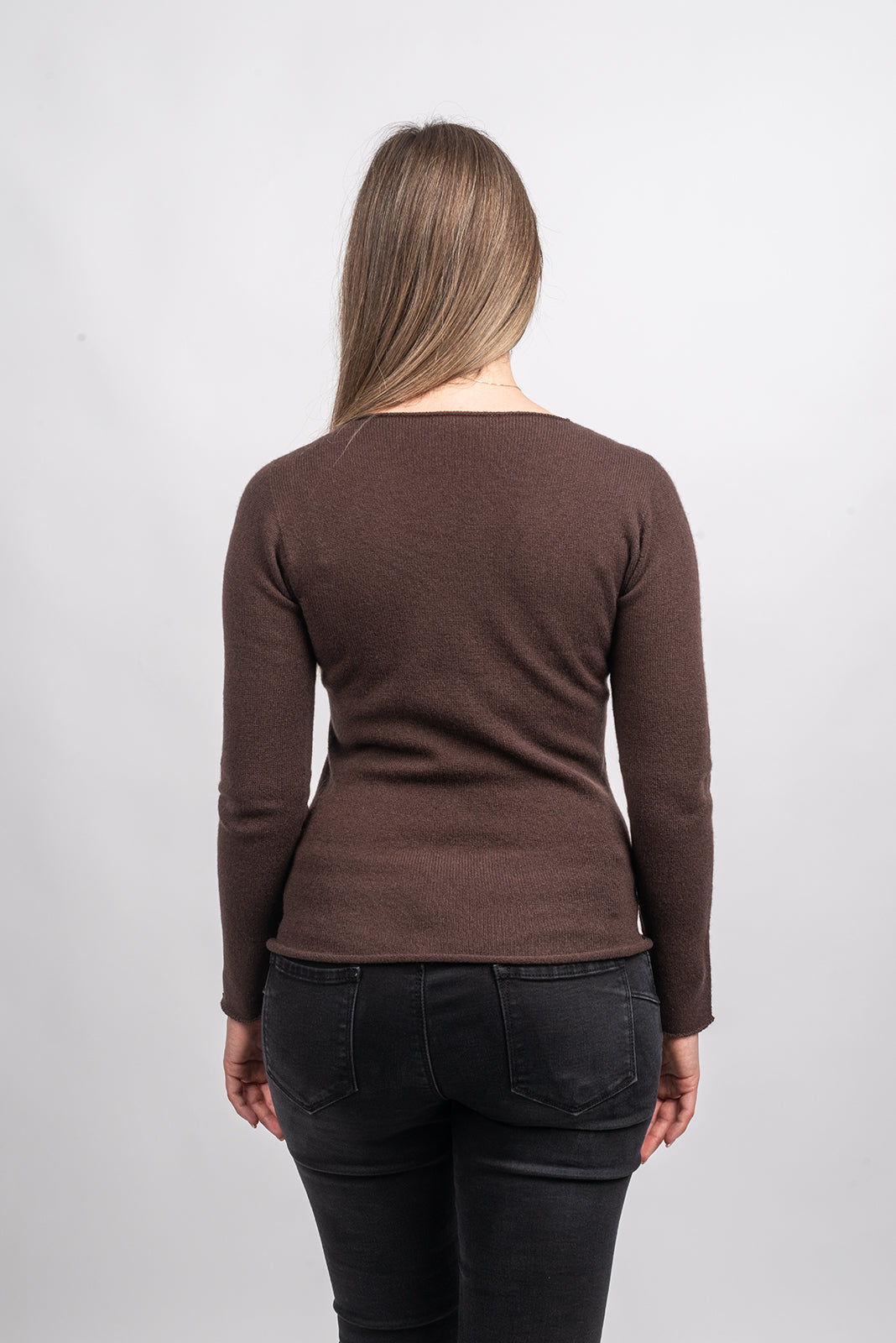 Scollo a V Donna 100% Cashmere, colore Marrone, vista 4 | Dalle Piane Cashmere