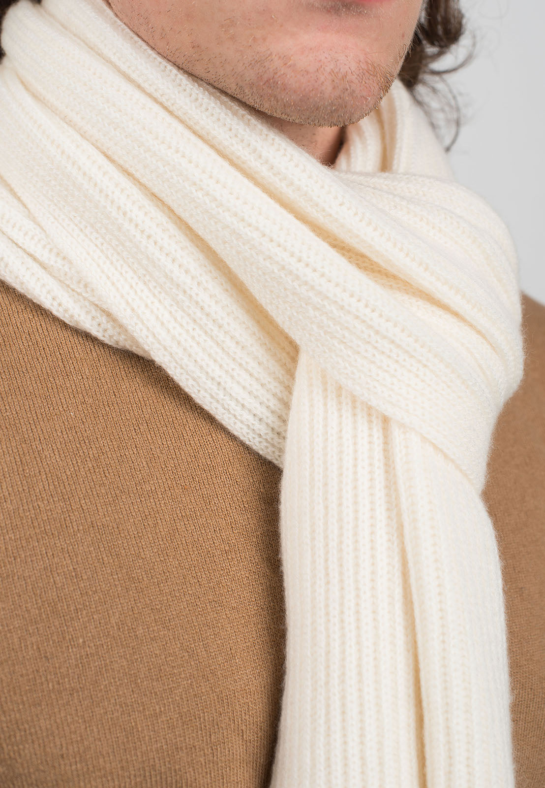 Écharpe homme côtes anglaises 100 % cachemire, coloris Crème, vue 3 | Dalle Piane Cashmere