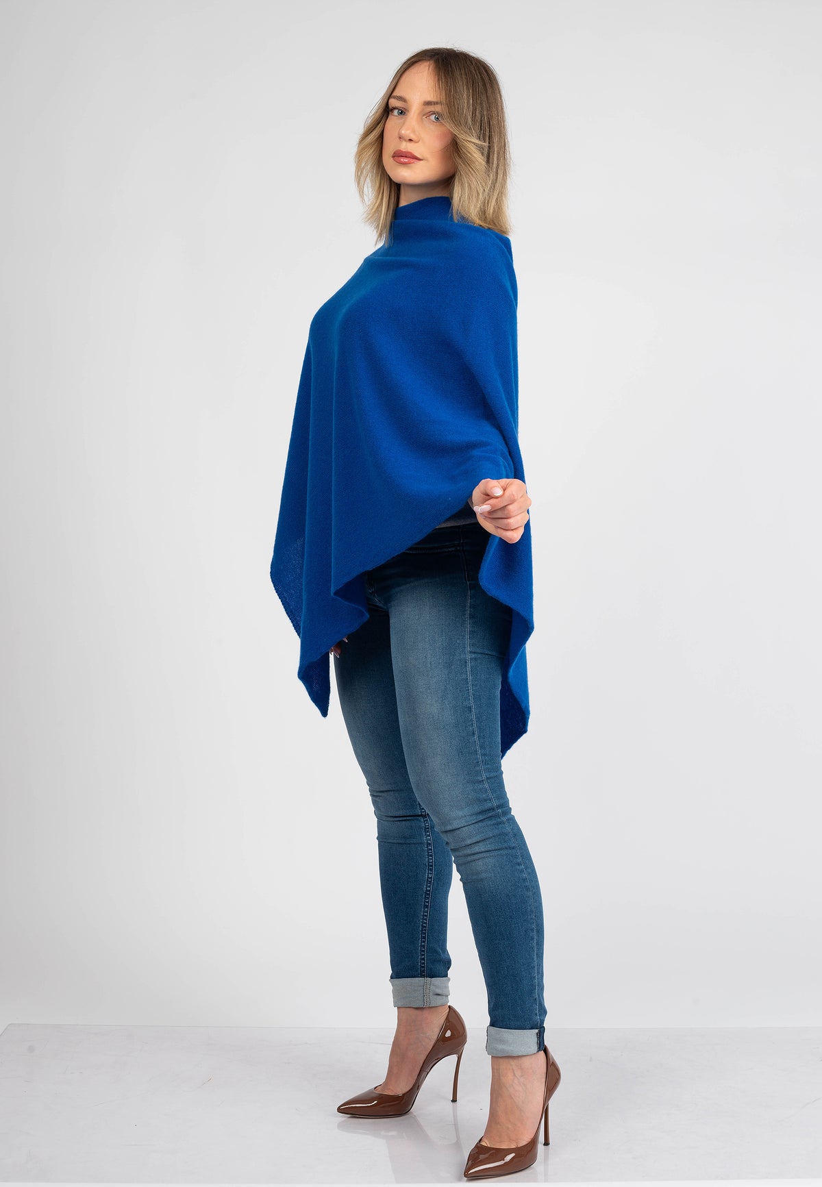 Poncho 100% Cashmere, colore Bluette, vista 2 | Dalle Piane Cashmere