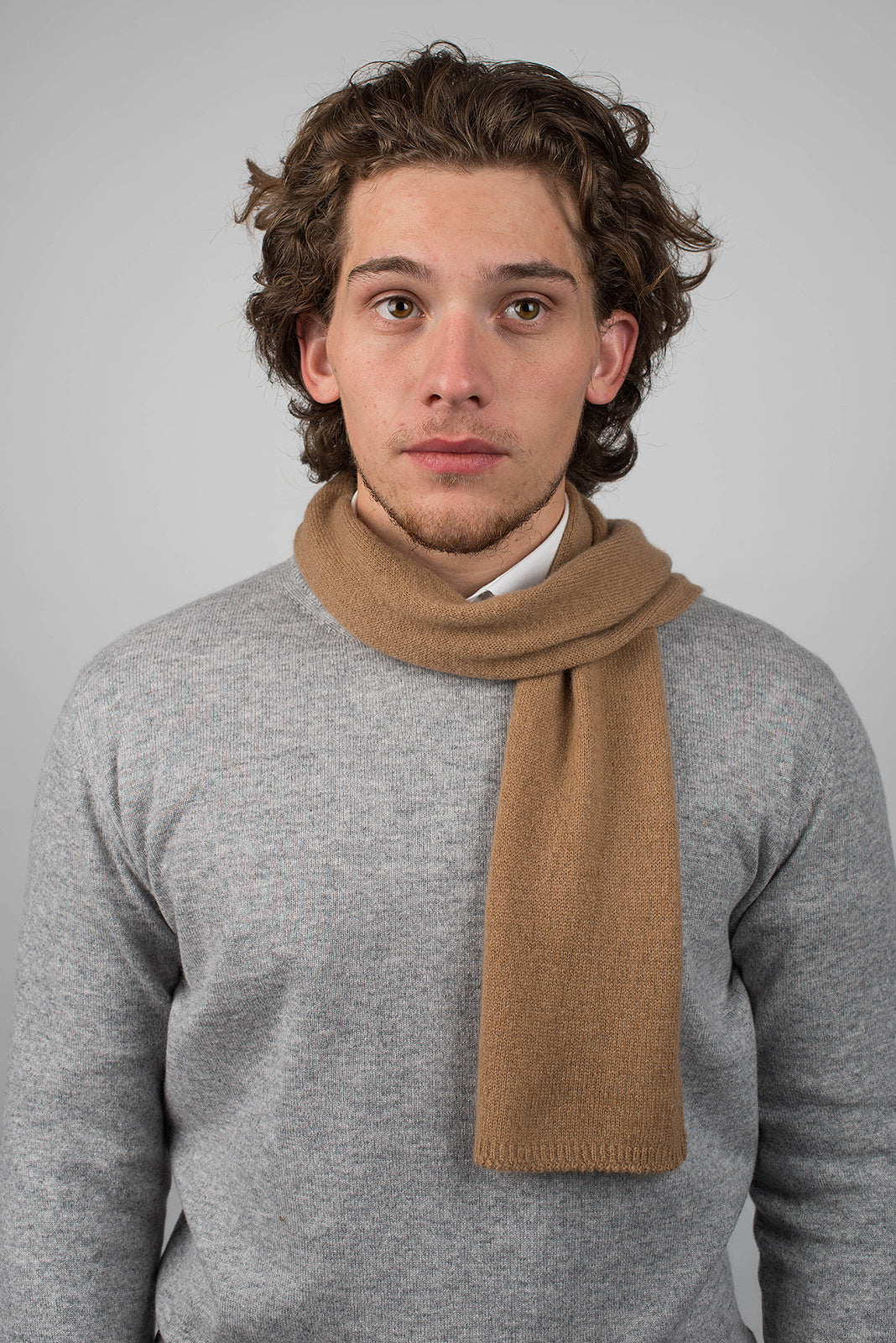 Petite écharpe homme 100 % cachemire, coloris Camel, vue 2 | Dalle Piane Cashmere