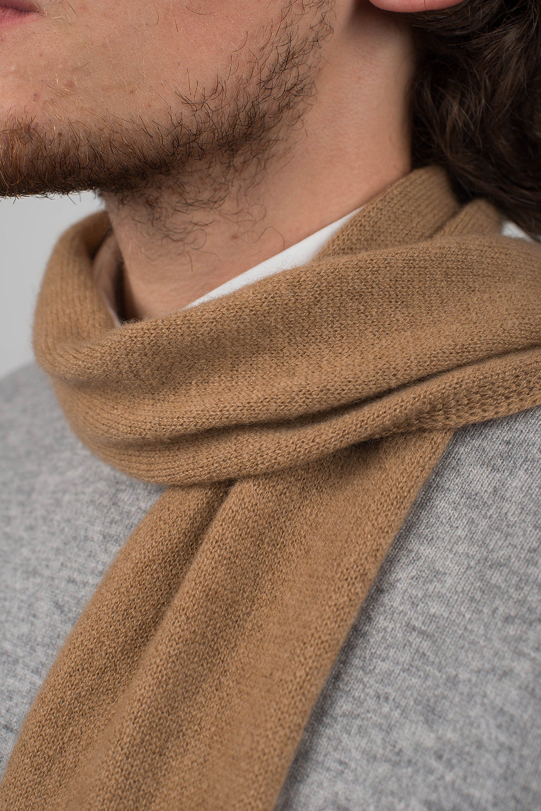 Petite écharpe homme 100 % cachemire, coloris Camel, vue 3 | Dalle Piane Cashmere