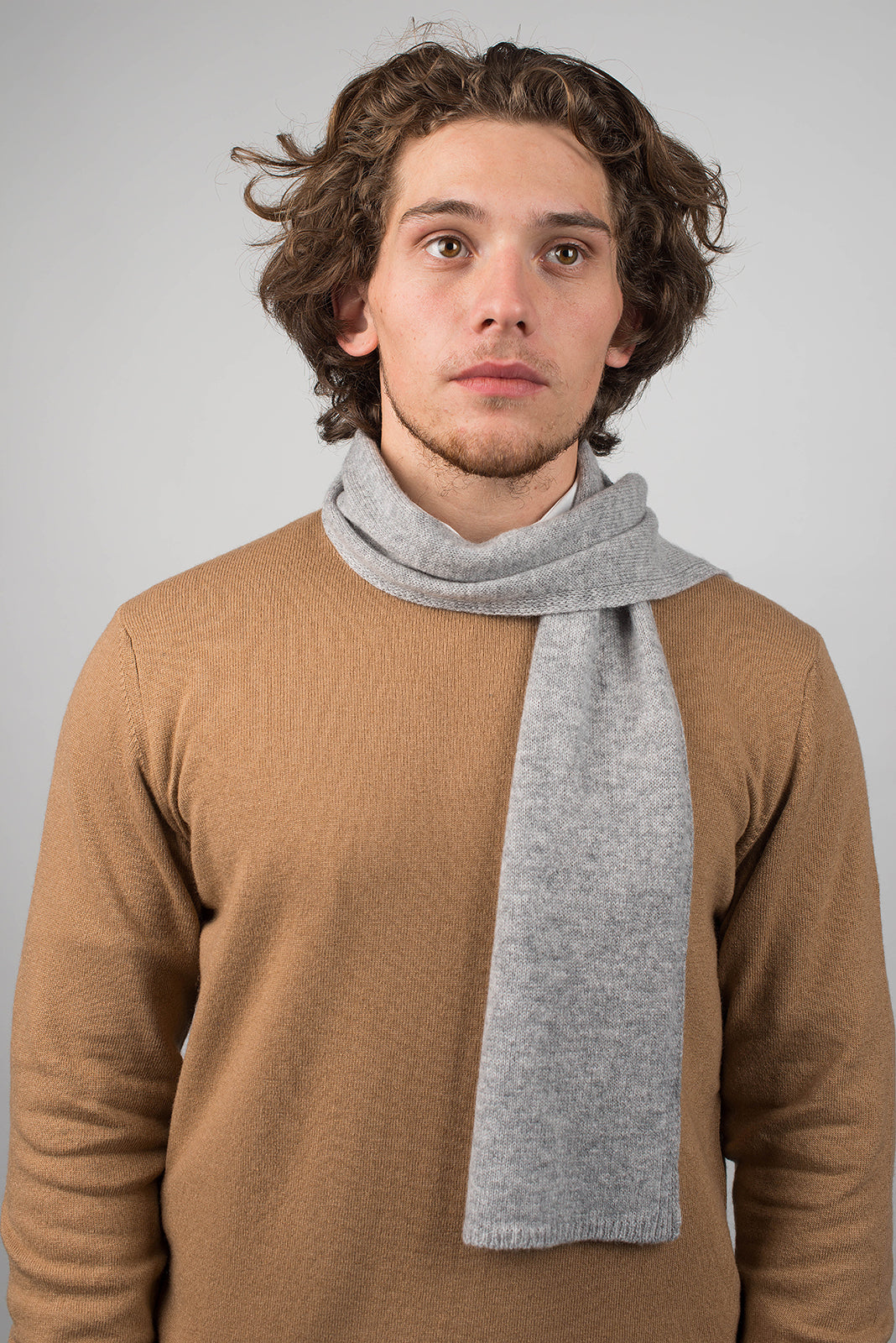 Petite écharpe homme 100 % cachemire, coloris Gris, vue 2 | Dalle Piane Cashmere