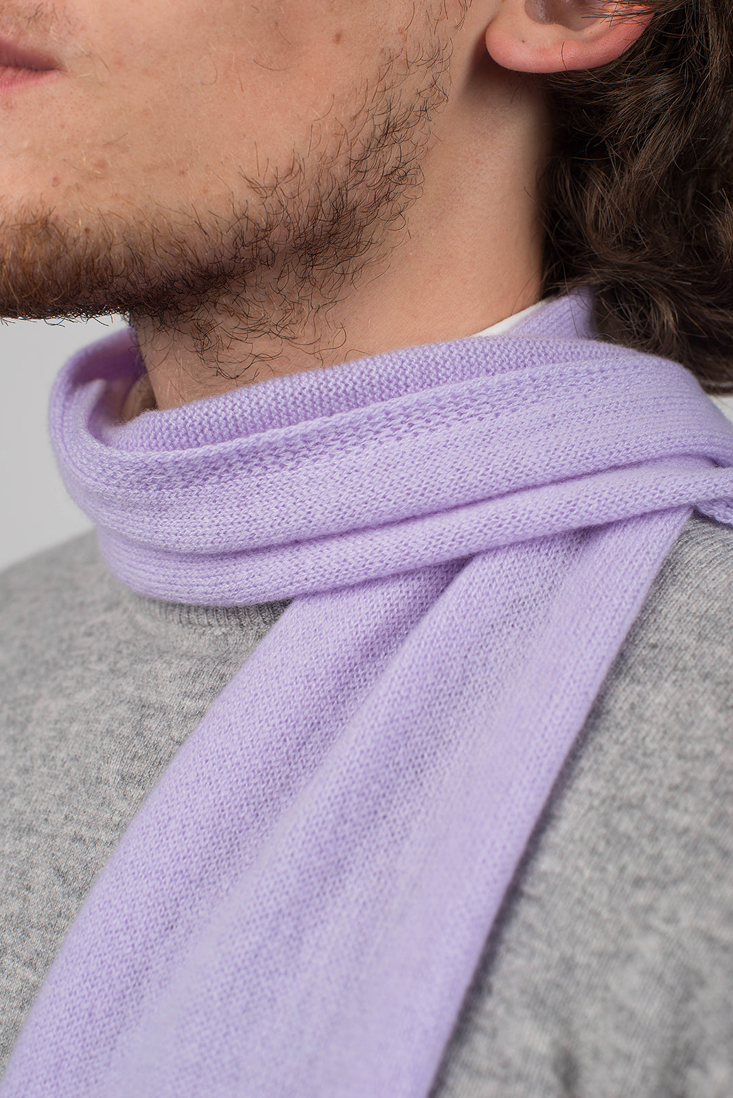 Petite écharpe homme 100 % cachemire, coloris Lilas, vue 3 | Dalle Piane Cashmere