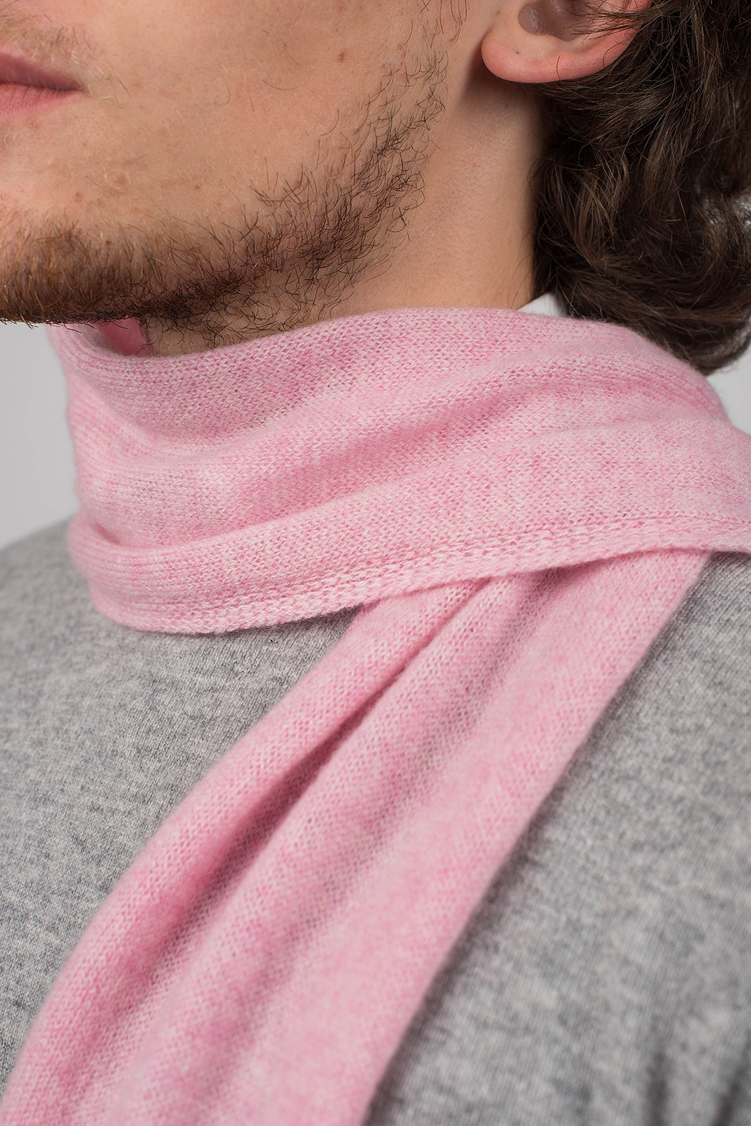 Petite écharpe homme 100 % cachemire, coloris Rose, vue 3 | Dalle Piane Cashmere