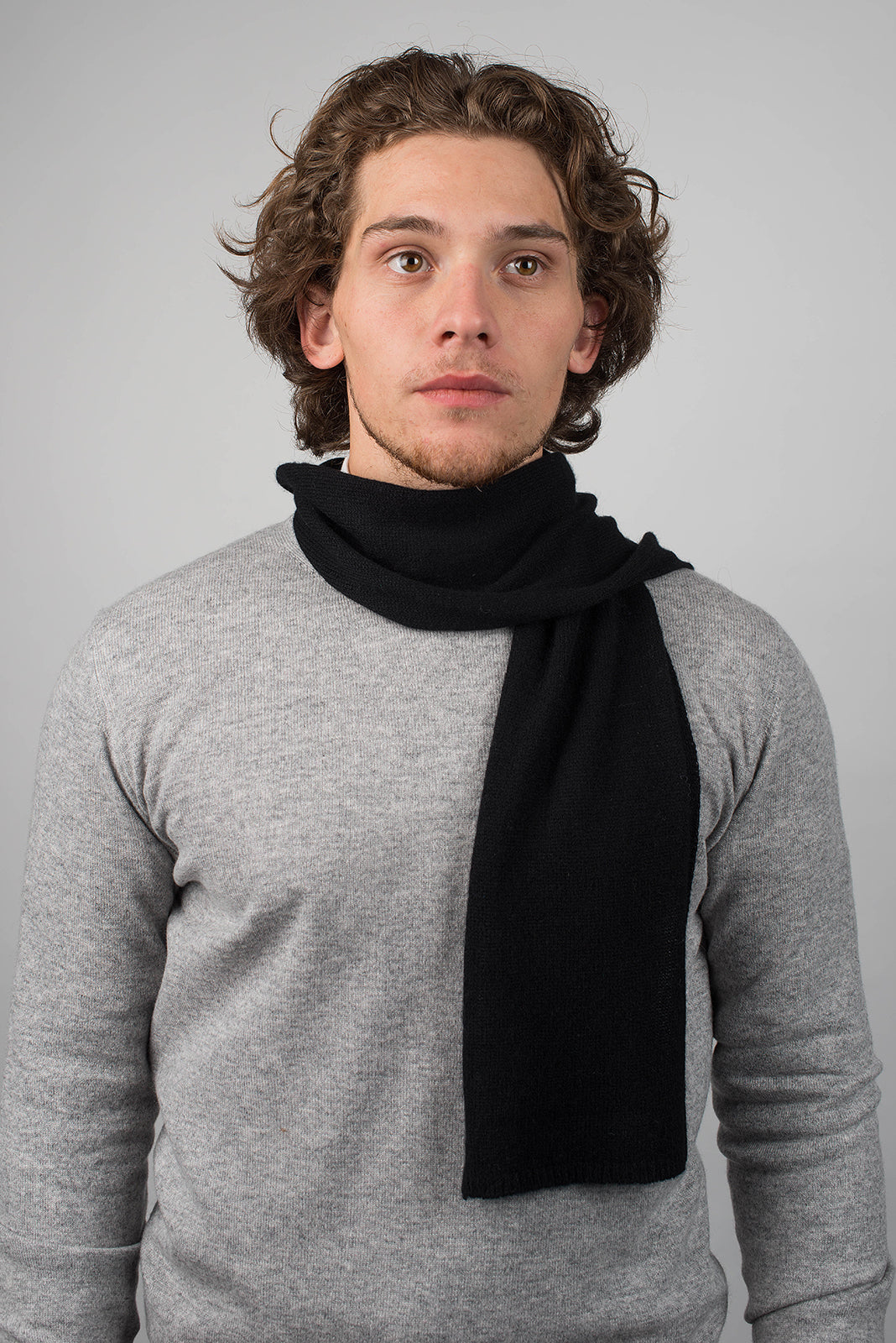 Petite écharpe homme 100 % cachemire, coloris Noir, vue 2 | Dalle Piane Cashmere