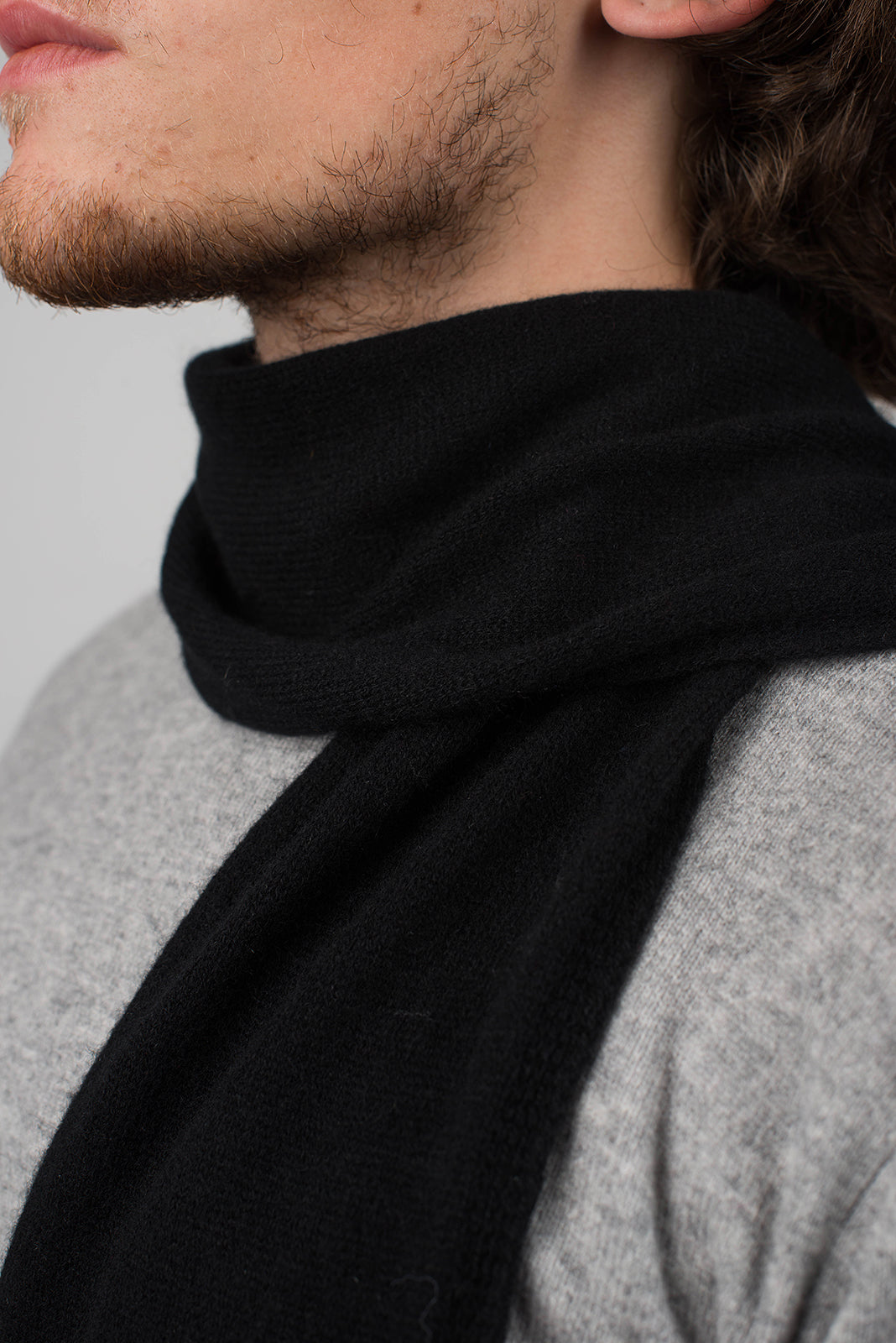 Petite écharpe homme 100 % cachemire, coloris Noir, vue 3 | Dalle Piane Cashmere