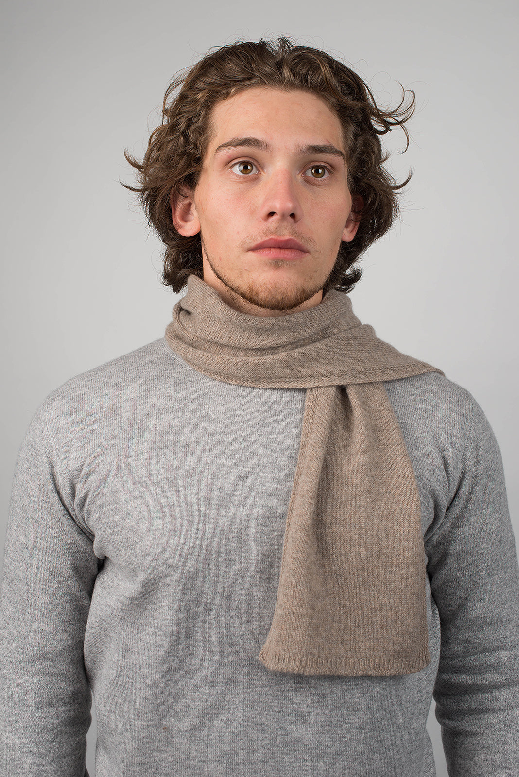 Petite écharpe homme 100 % cachemire, coloris Vison, vue 2 | Dalle Piane Cashmere