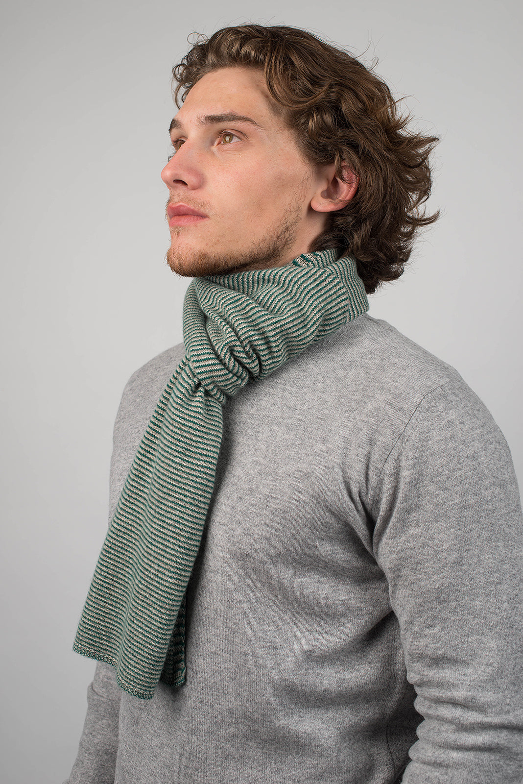 Écharpe homme à rayures 100 % cachemire, coloris Vert-Beige-Crème, vue 3 | Dalle Piane Cashmere