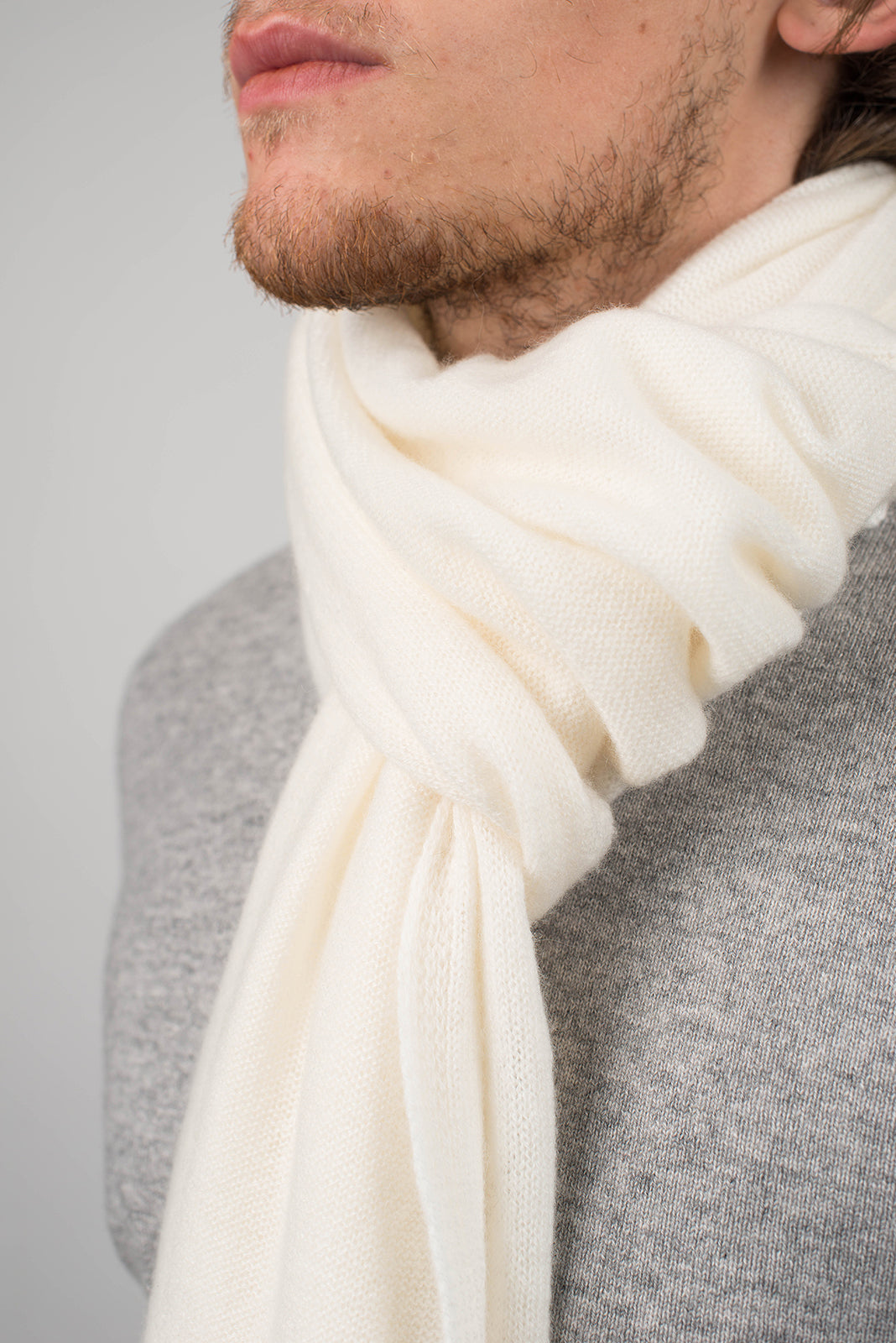 Écharpe large homme 100 % cachemire, coloris Crème, vue 4 | Dalle Piane Cashmere