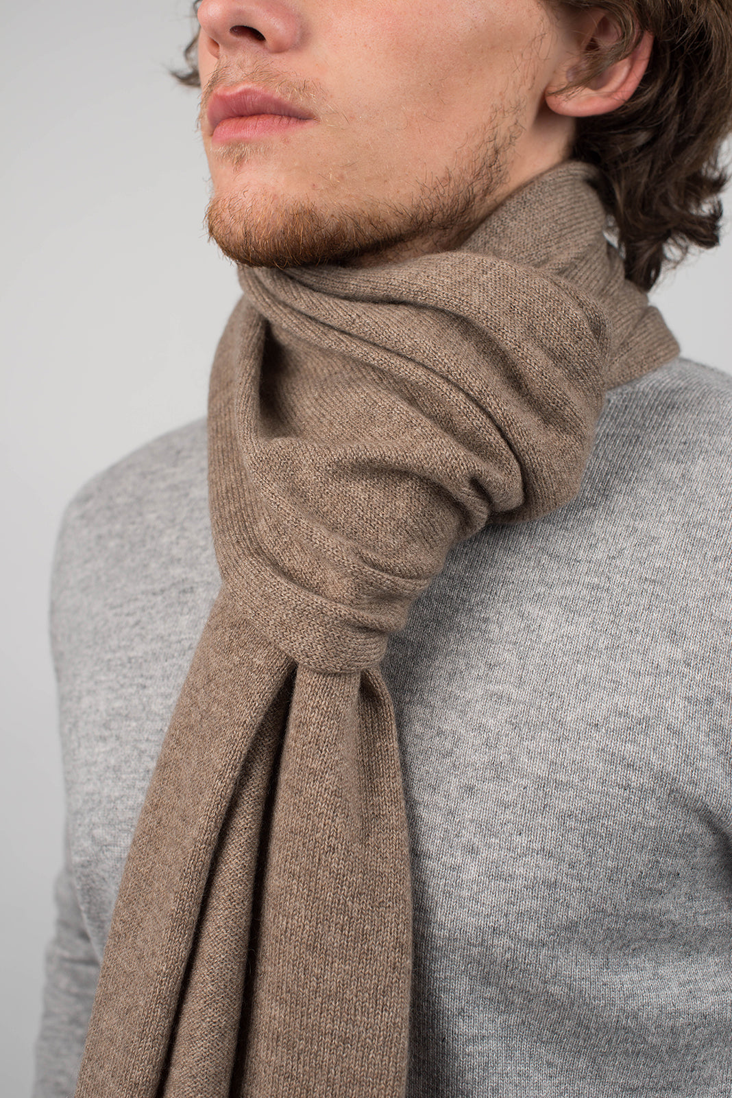 Écharpe large homme 100 % cachemire, coloris Vison, vue 4 | Dalle Piane Cashmere