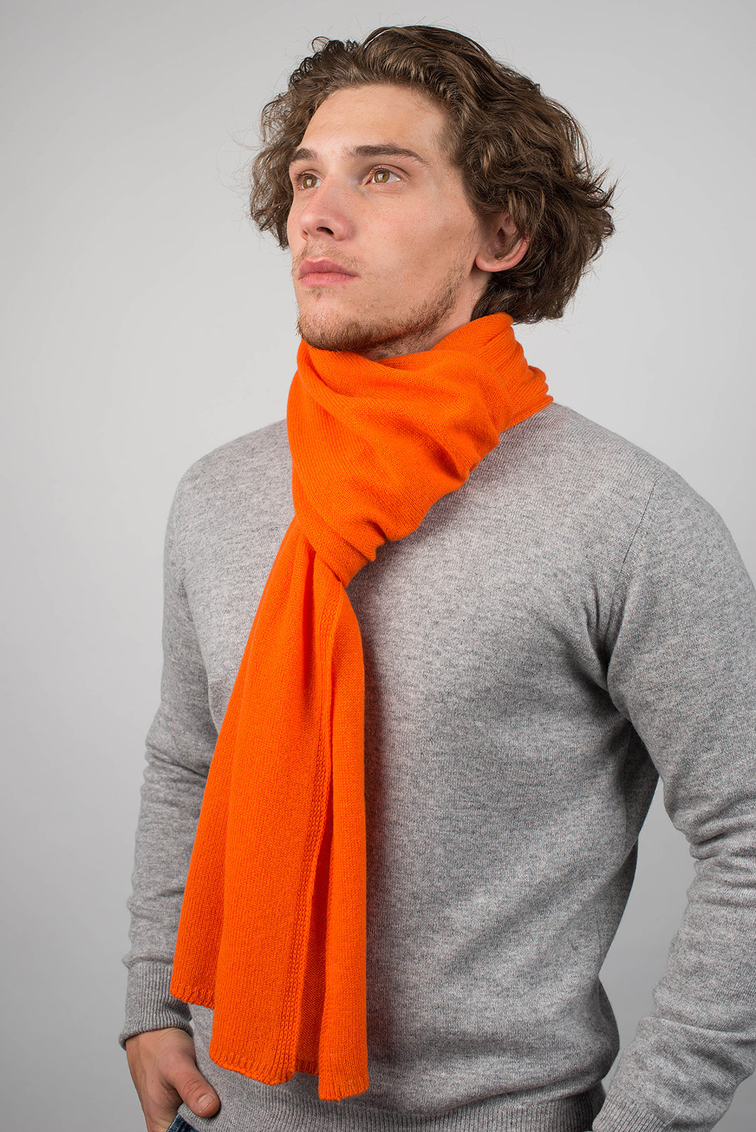 Écharpe large homme 100 % cachemire, coloris Orange, vue 3 | Dalle Piane Cashmere