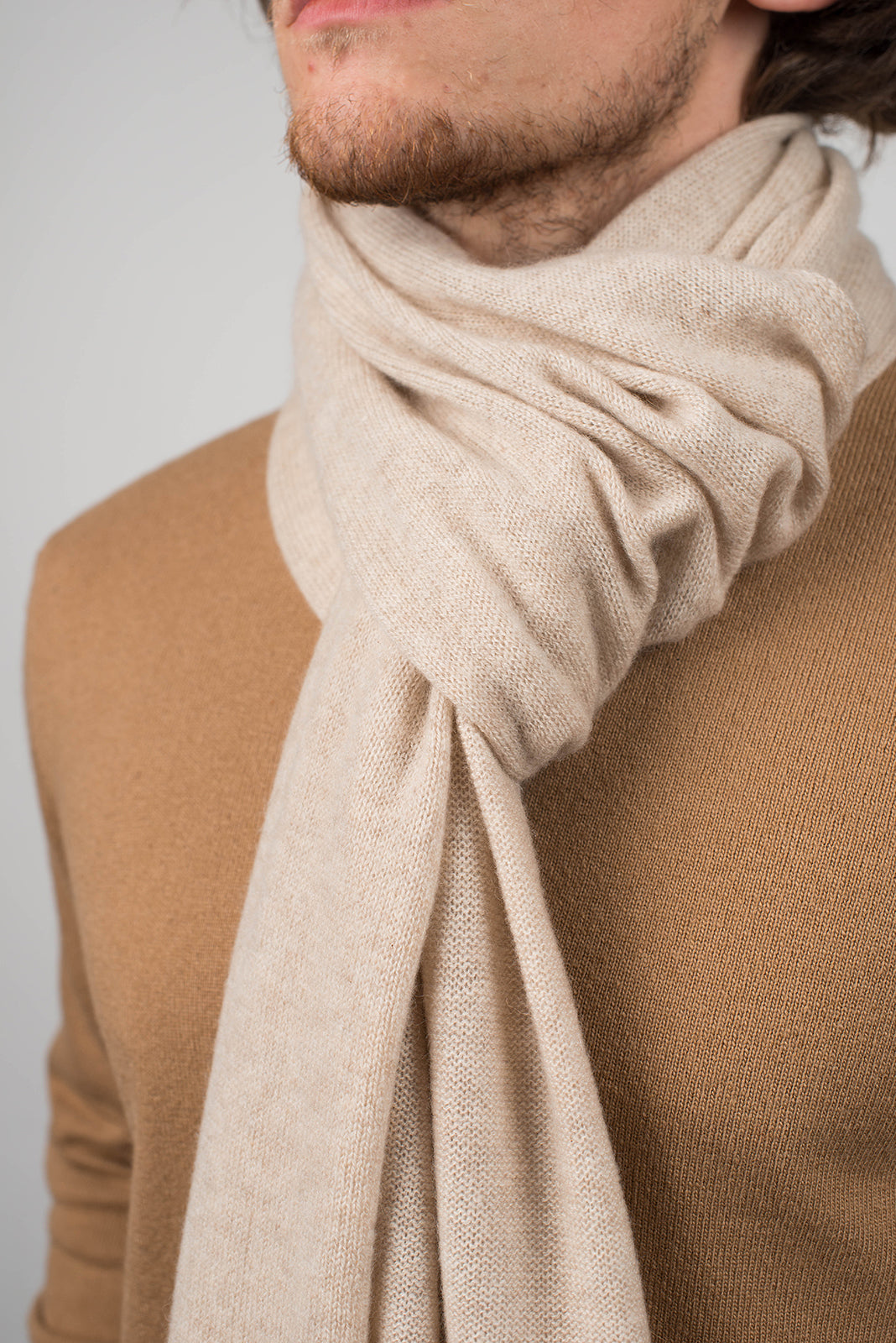 Écharpe large homme 100 % cachemire, coloris Beige, vue 4 | Dalle Piane Cashmere
