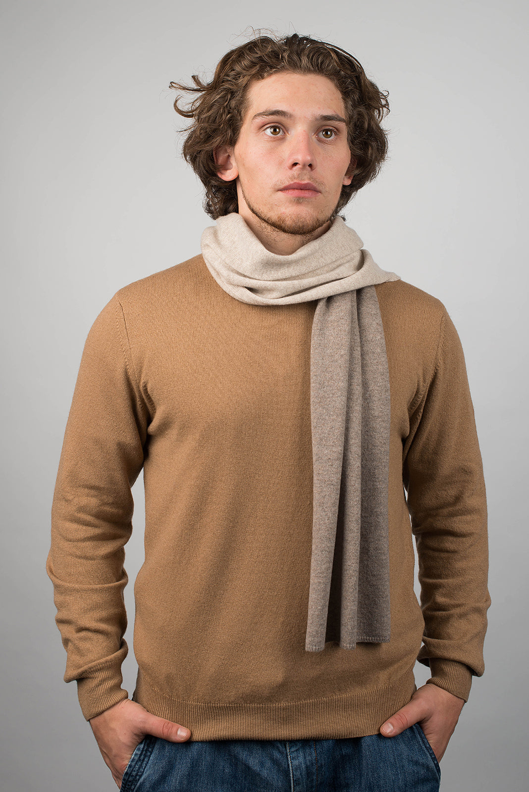 Écharpe homme bicolore 100 % cachemire, coloris Vison-Beige, vue 2 | Dalle Piane Cashmere