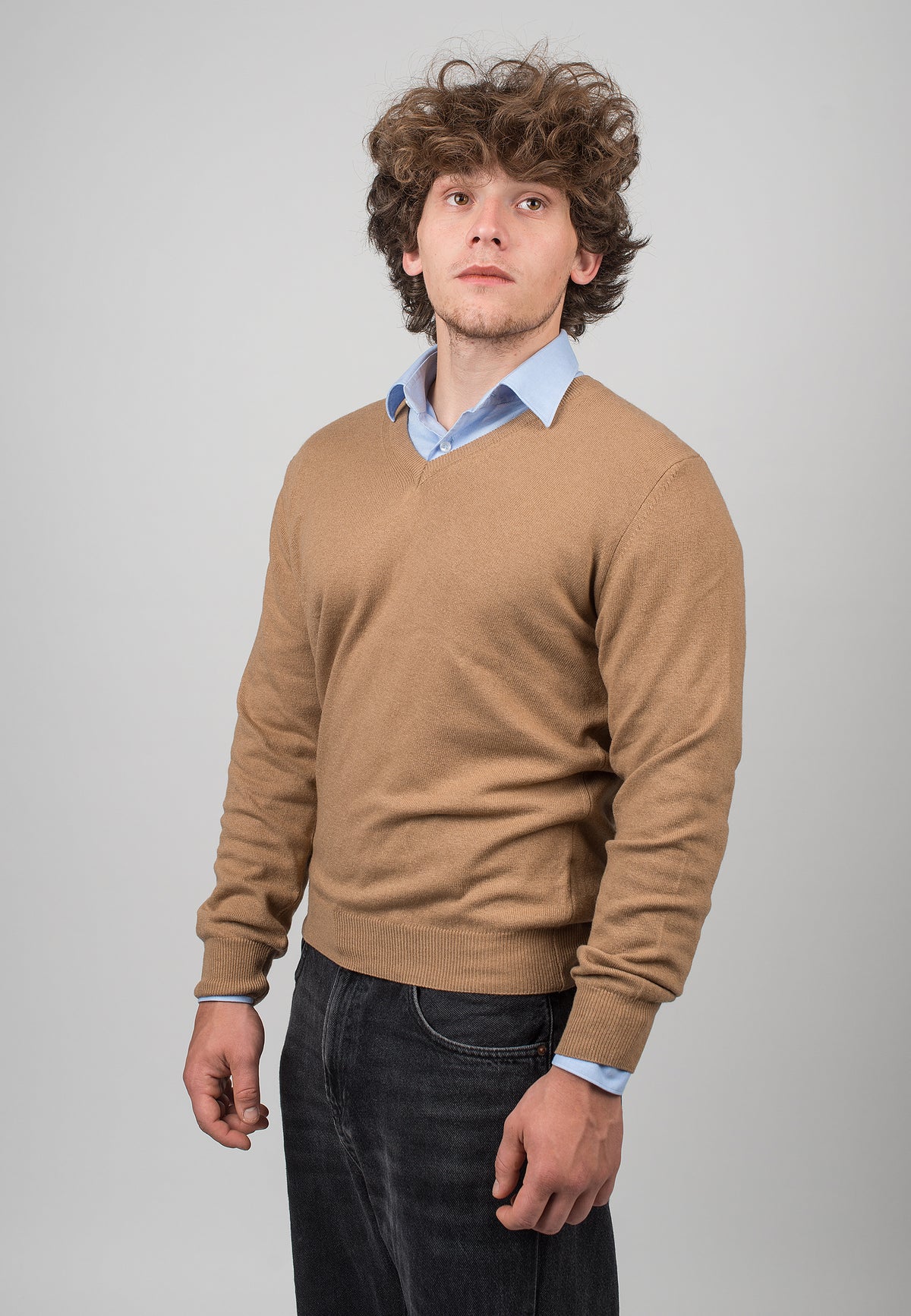 Pull col V homme mélange cachemire, coloris Camel, vue 2 | Dalle Piane Cashmere