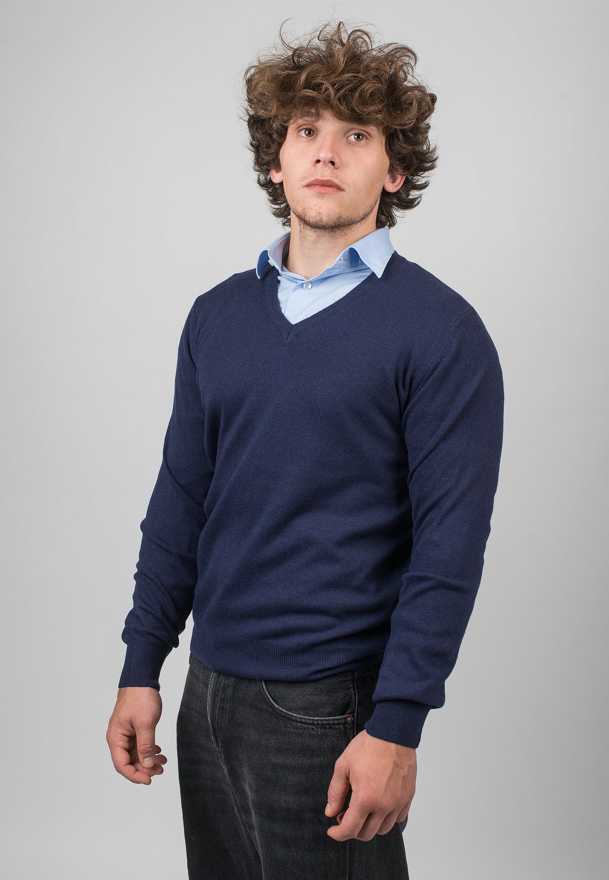 Scollo a V misto cashmere, colore Blu, vista 2 | Dalle Piane Cashmere