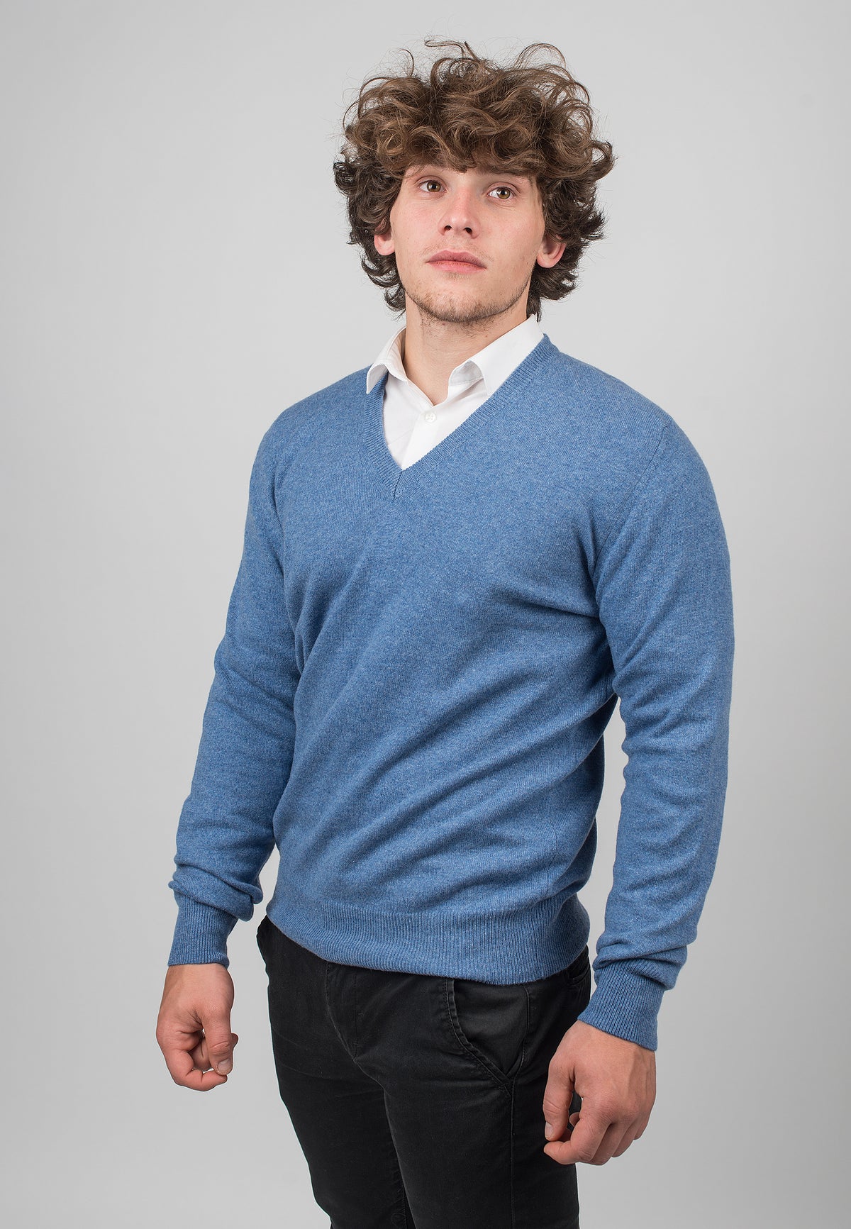 Pull col V homme 100 % cachemire, coloris Azur, vue 2 | Dalle Piane Cashmere