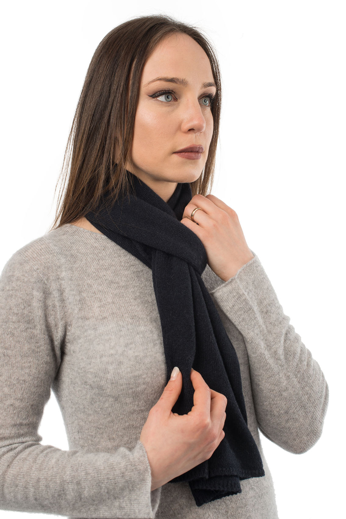 Écharpe mixte 100 % cachemire, coloris Noir, vue 2 | Dalle Piane Cashmere