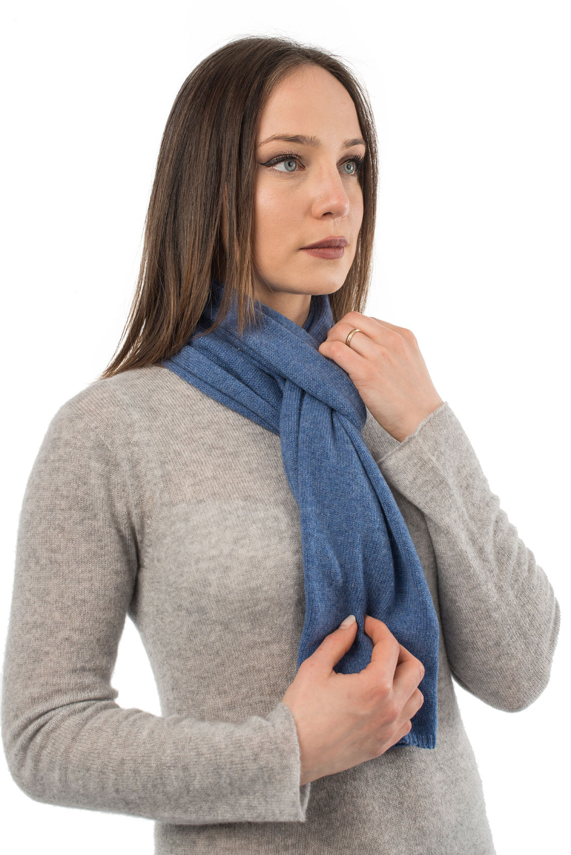 Écharpe mixte 100 % cachemire, coloris Azur, vue 4 | Dalle Piane Cashmere