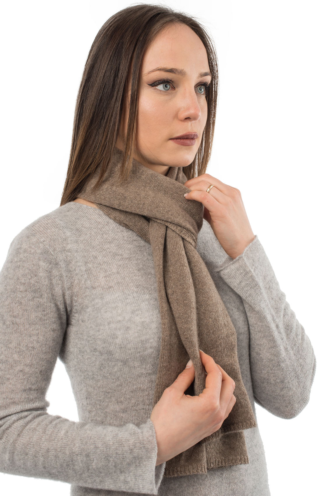 Écharpe mixte 100 % cachemire, coloris Vison, vue 2 | Dalle Piane Cashmere