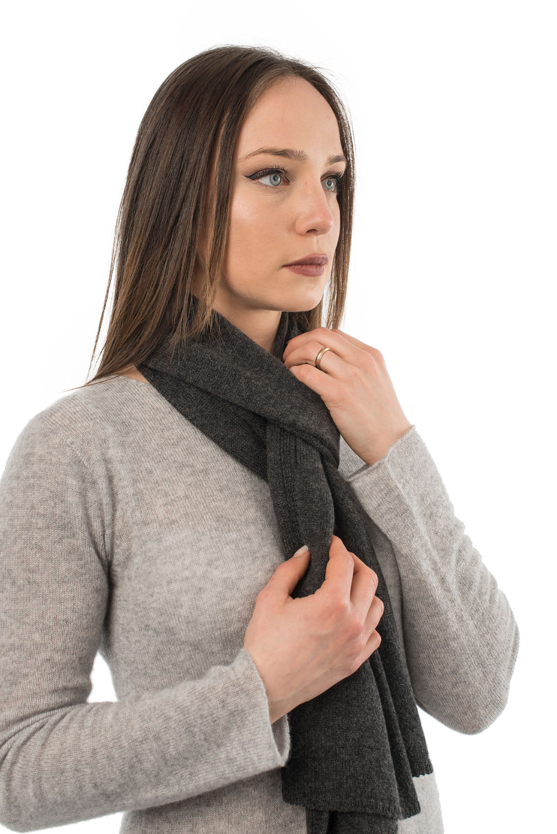 Écharpe mixte 100 % cachemire, coloris Anthracite, vue 3 | Dalle Piane Cashmere