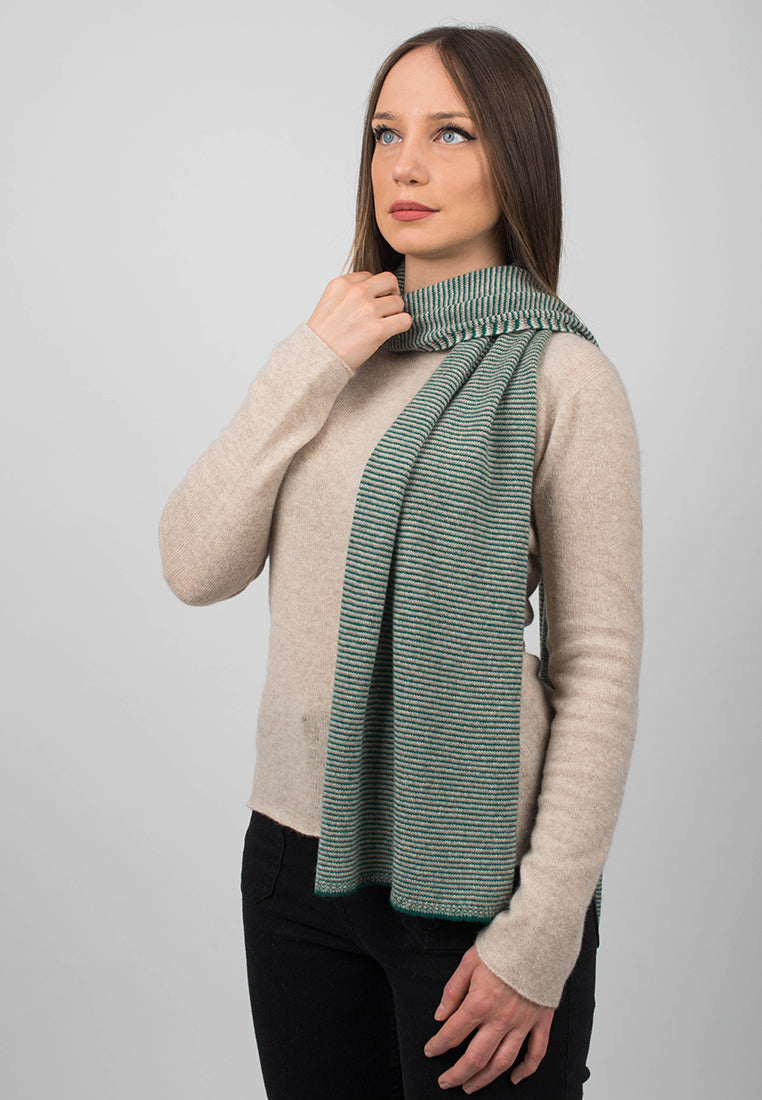 Écharpe femme à rayures 100 % cachemire, coloris Vert-Beige-Crème, vue 2 | Dalle Piane Cashmere