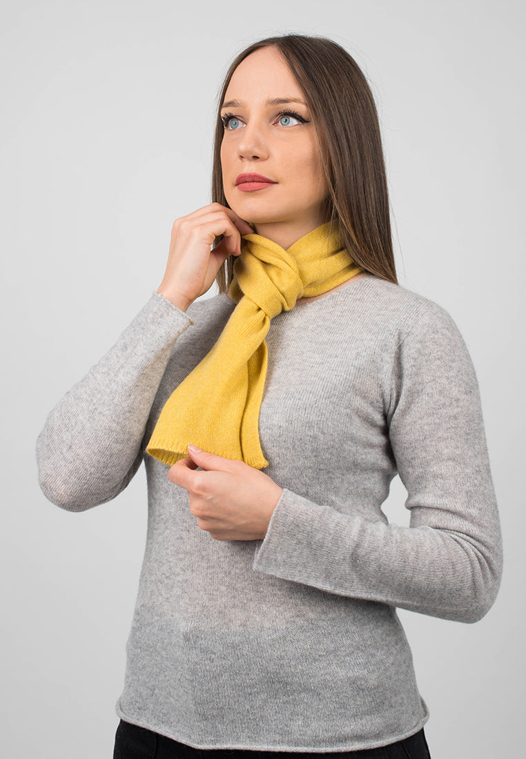 Petite écharpe femme 100 % cachemire, coloris Jaune, vue 3 | Dalle Piane Cashmere