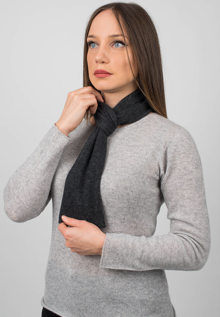 Petite écharpe femme 100 % cachemire, coloris Anthracite, vue 3 | Dalle Piane Cashmere