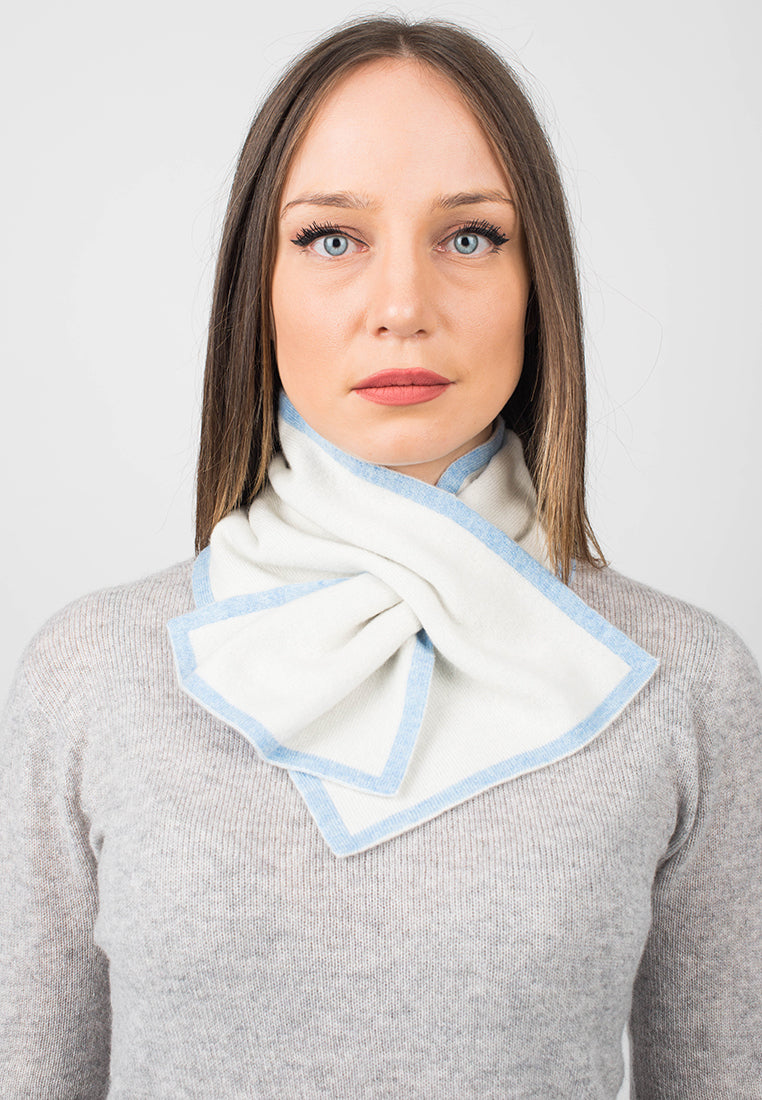 Tour de cou femme 100 % cachemire, coloris Ciel, vue 3 | Dalle Piane Cashmere