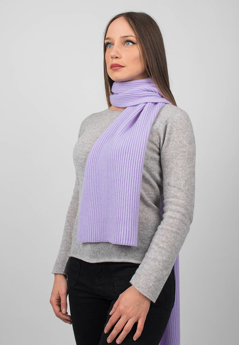 Écharpe femme côtes anglaises 100 % cachemire, coloris Lilas, vue 2 | Dalle Piane Cashmere