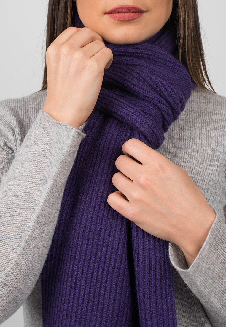 Écharpe femme côtes anglaises 100 % cachemire, coloris Violet, vue 4 | Dalle Piane Cashmere