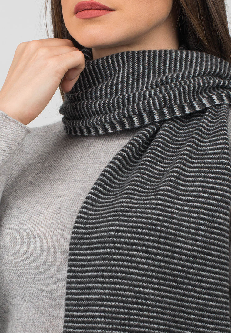 Écharpe femme à rayures 100 % cachemire, coloris Noir-Anthracite-Gris, vue 3 | Dalle Piane Cashmere