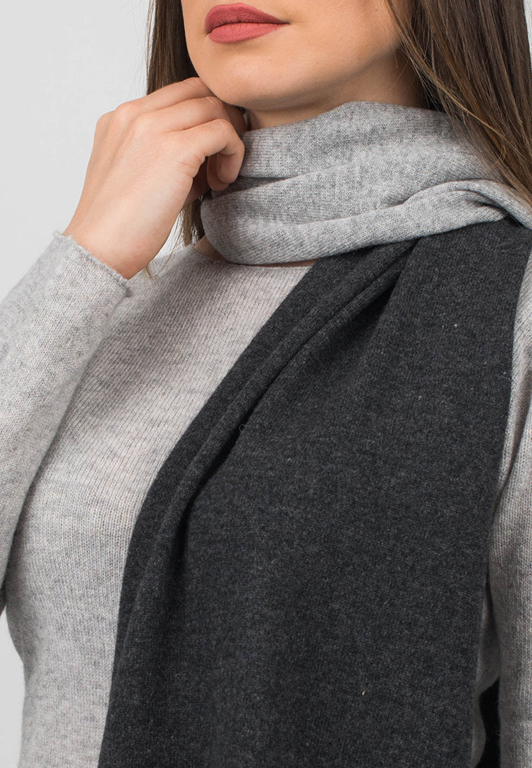 Écharpe femme bicolore 100 % cachemire, coloris Anthracite-Gris, vue 3 | Dalle Piane Cashmere