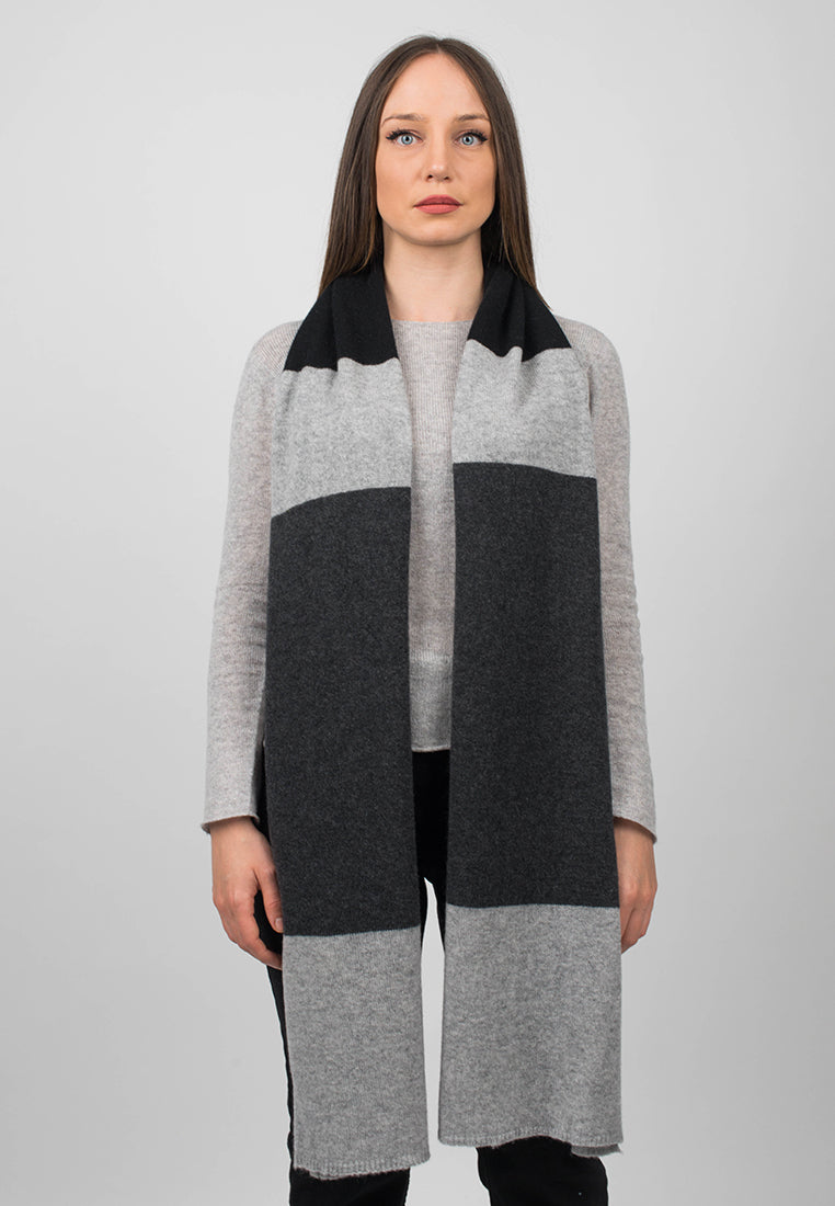 Écharpe femme tricolore 100 % cachemire, coloris Noir-Anthracite-Gris, vue 2 | Dalle Piane Cashmere