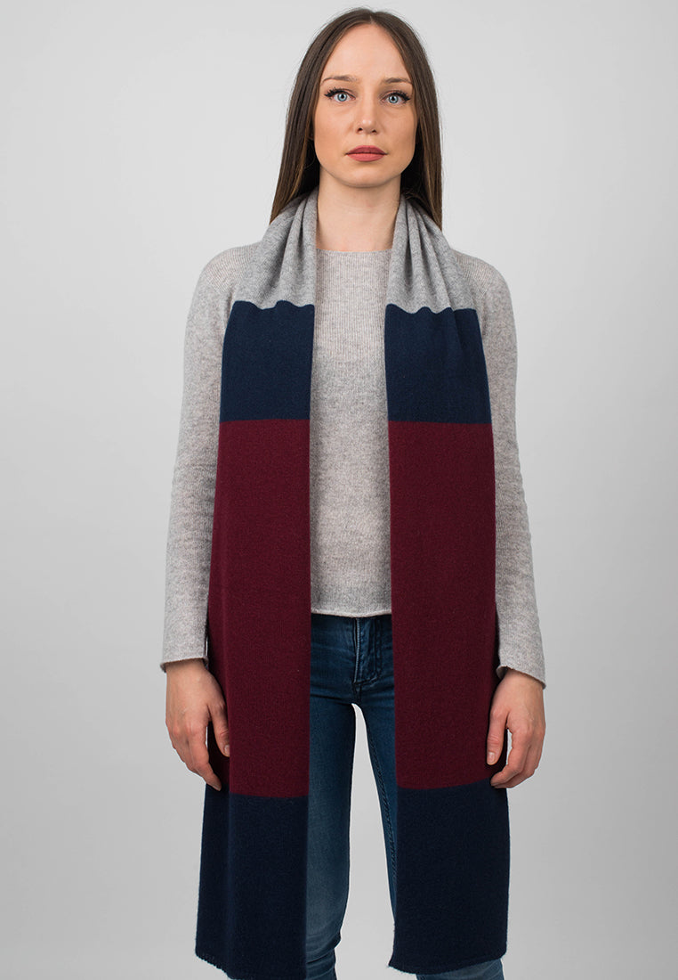 Écharpe femme tricolore 100 % cachemire, coloris Bleu-Bordeaux-Gris, vue 2 | Dalle Piane Cashmere
