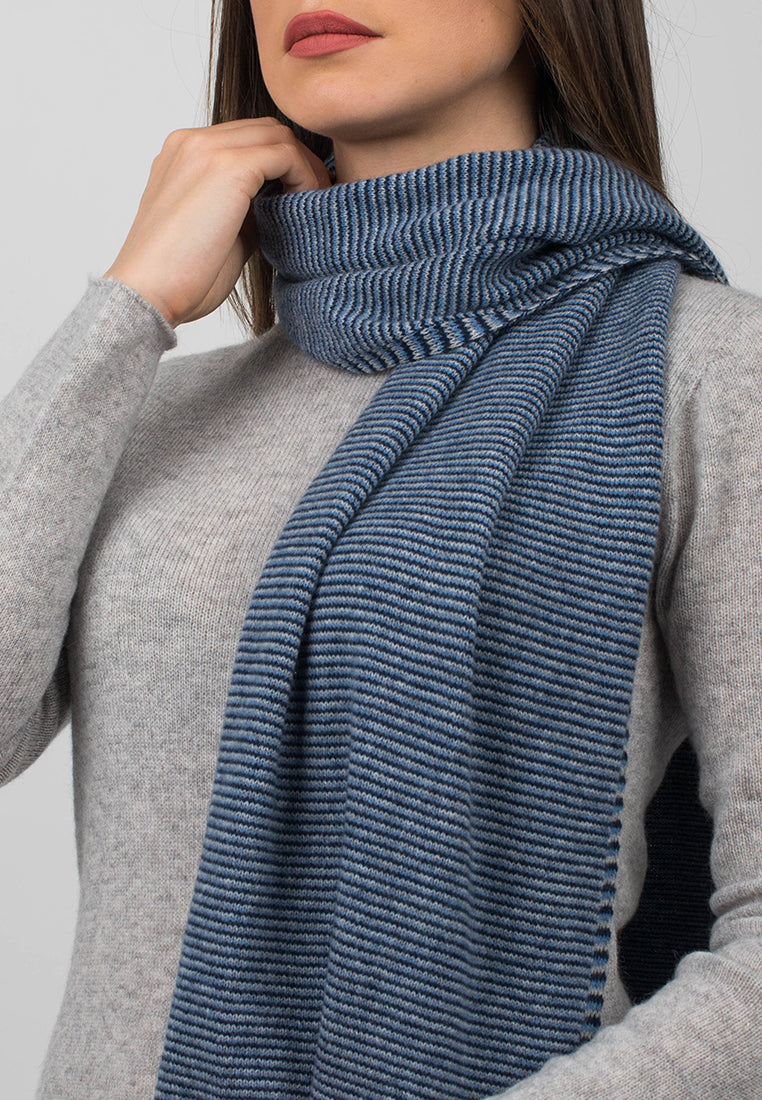Écharpe femme à rayures 100 % cachemire, coloris Bleu-Azur-Ciel, vue 3 | Dalle Piane Cashmere