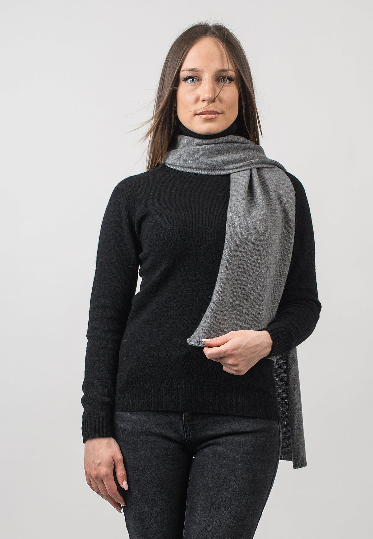 Écharpe femme en cachemire régénéré, coloris Gris, vue 2 | Dalle Piane Cashmere