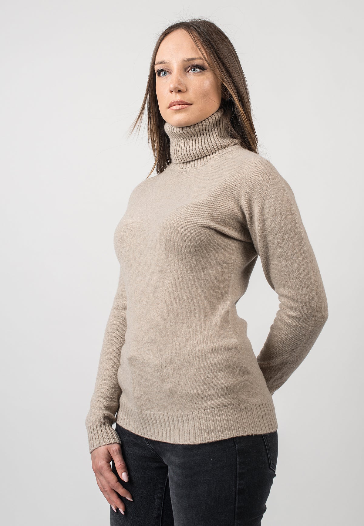 Dolcevita in cashmere rigenerato, colore Beige, vista 2 | Dalle Piane Cashmere