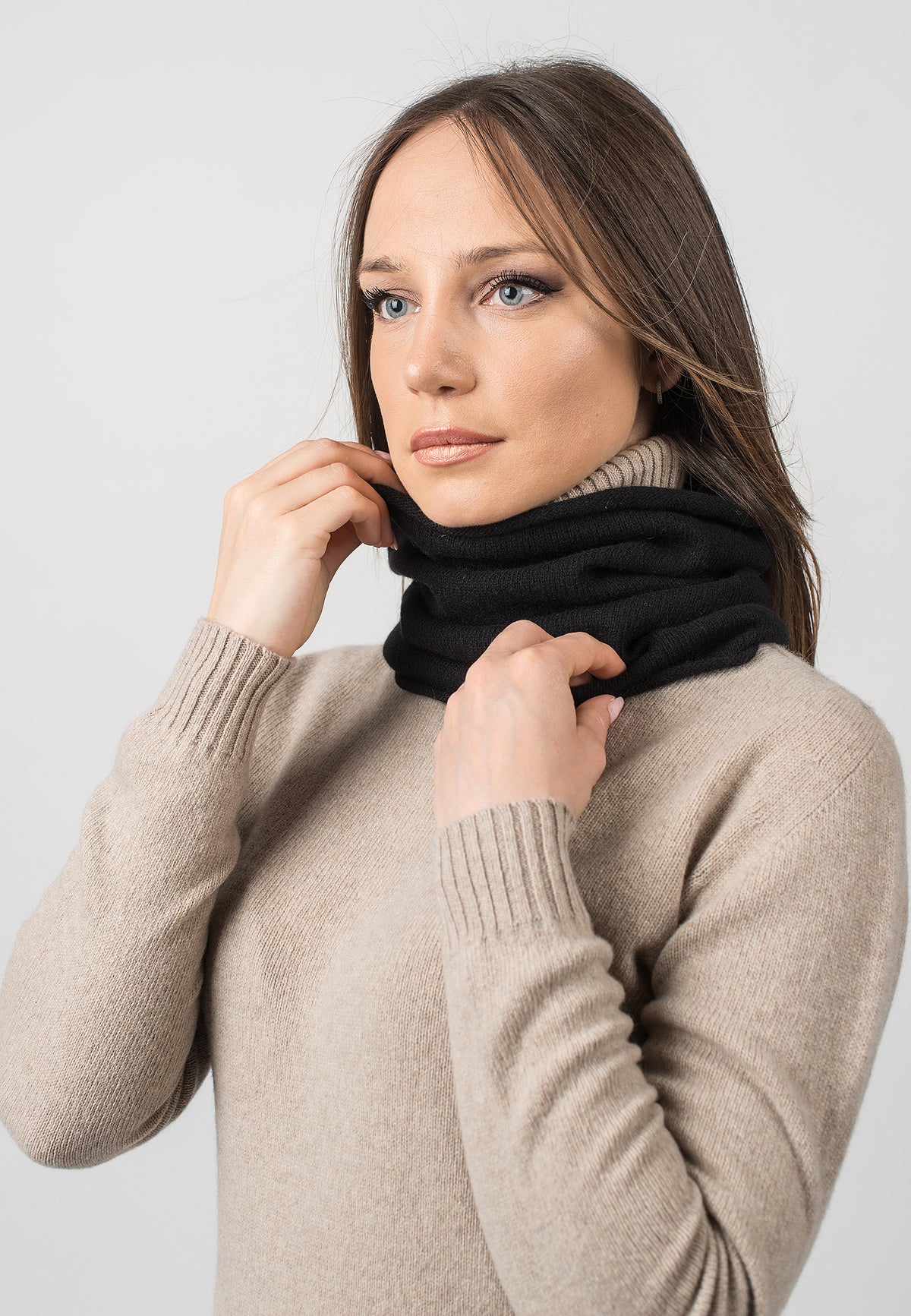 Tour de cou femme en cachemire régénéré, coloris Noir, vue 2 | Dalle Piane Cashmere