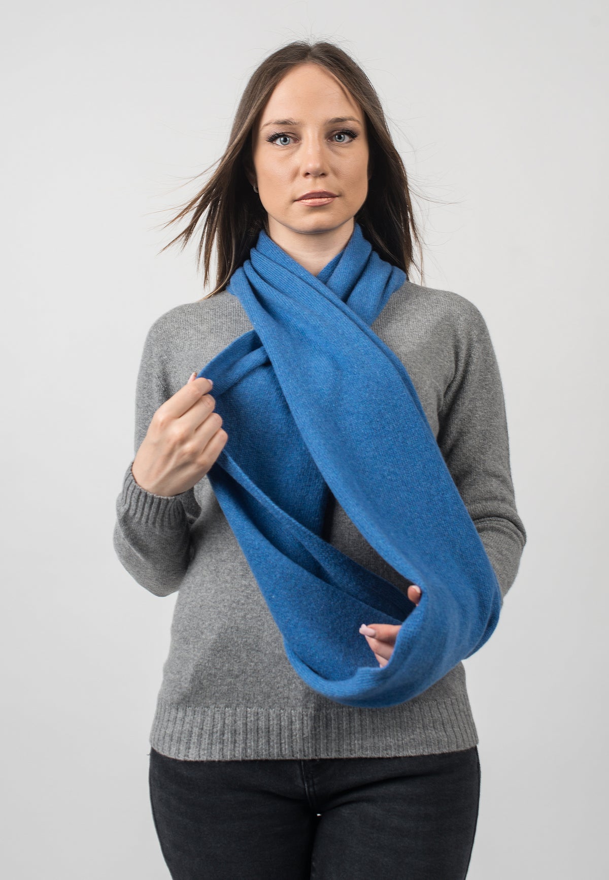 Snood femme en cachemire régénéré, coloris Azur, vue 2 | Dalle Piane Cashmere