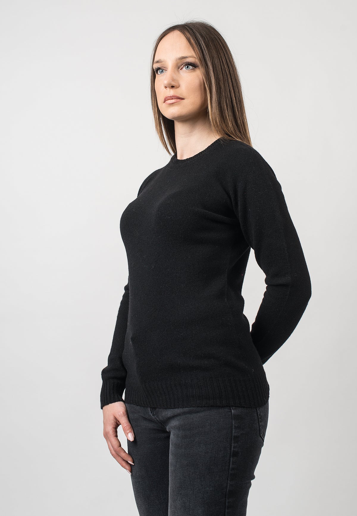 Pull col rond femme en cachemire régénéré, coloris Noir, vue 2 | Dalle Piane Cashmere