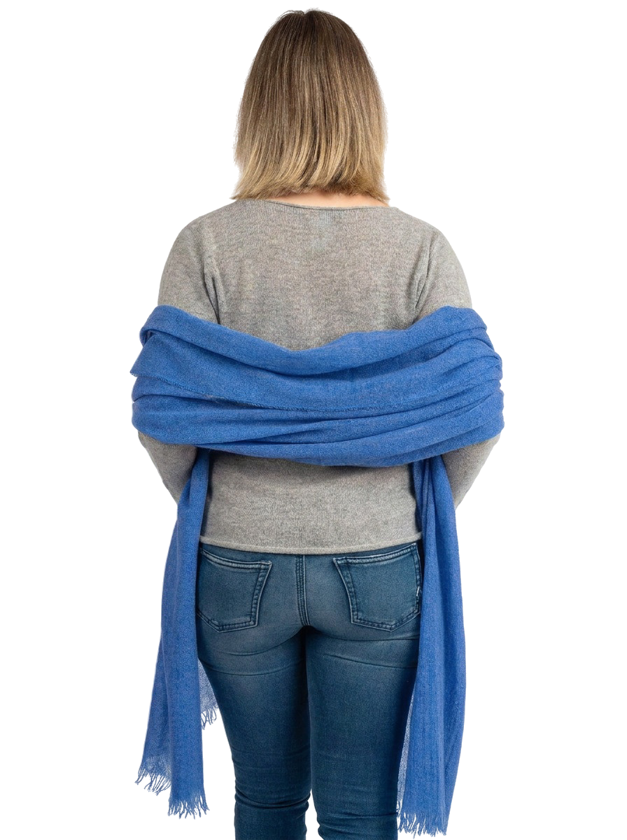 Pashmina femme 100 % cachemire, coloris Bleu roi, vue 4 | Dalle Piane Cashmere