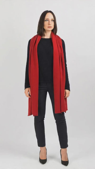 Stola 100% cashmere, colore Rosso, video | Dalle Piane Cashmere