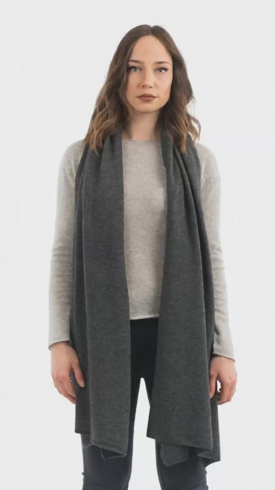 Stola misto cashmere, colore Antracite, video | Dalle Piane Cashmere