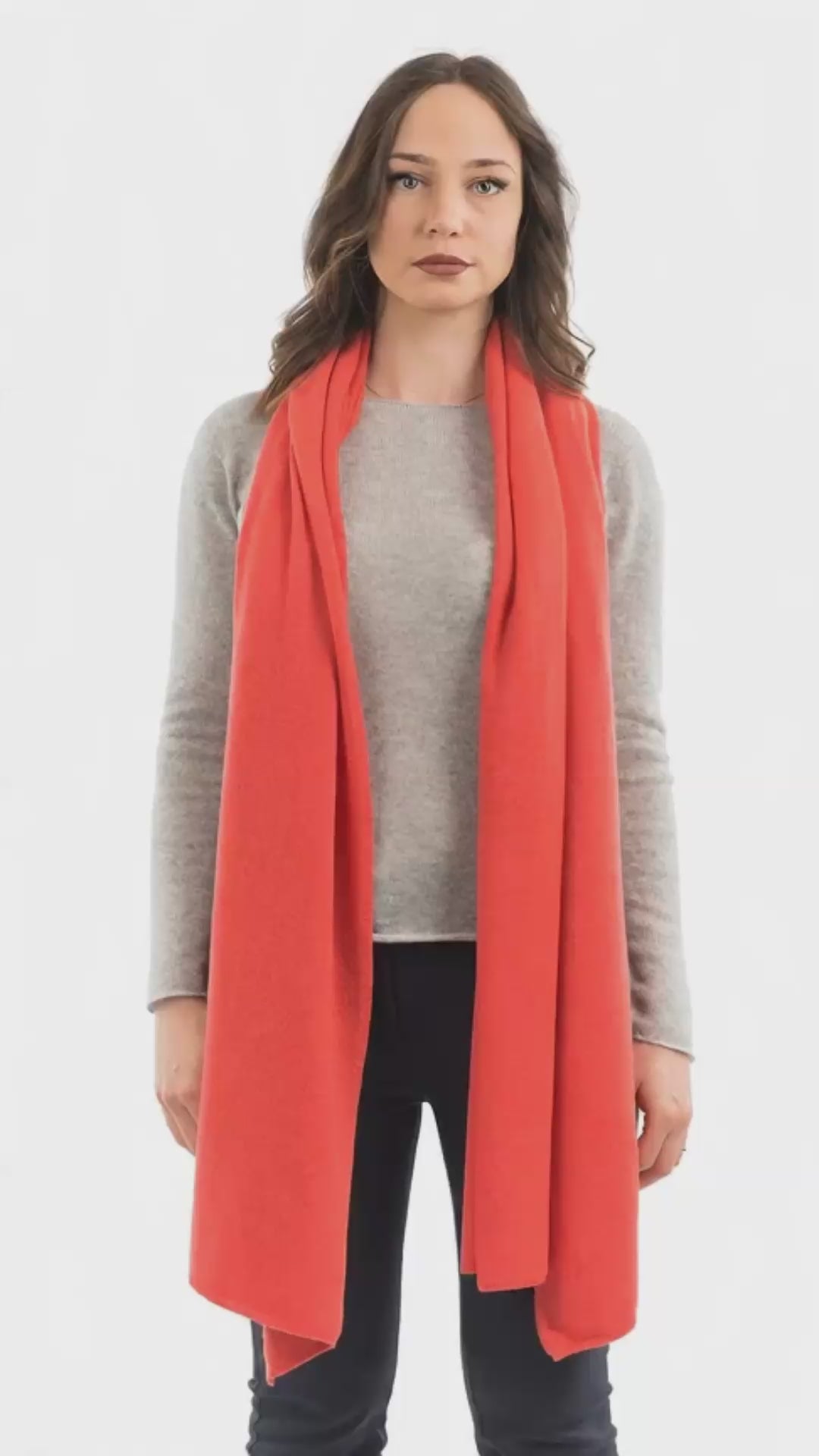 Stola misto cashmere, colore Arancio, video | Dalle Piane Cashmere