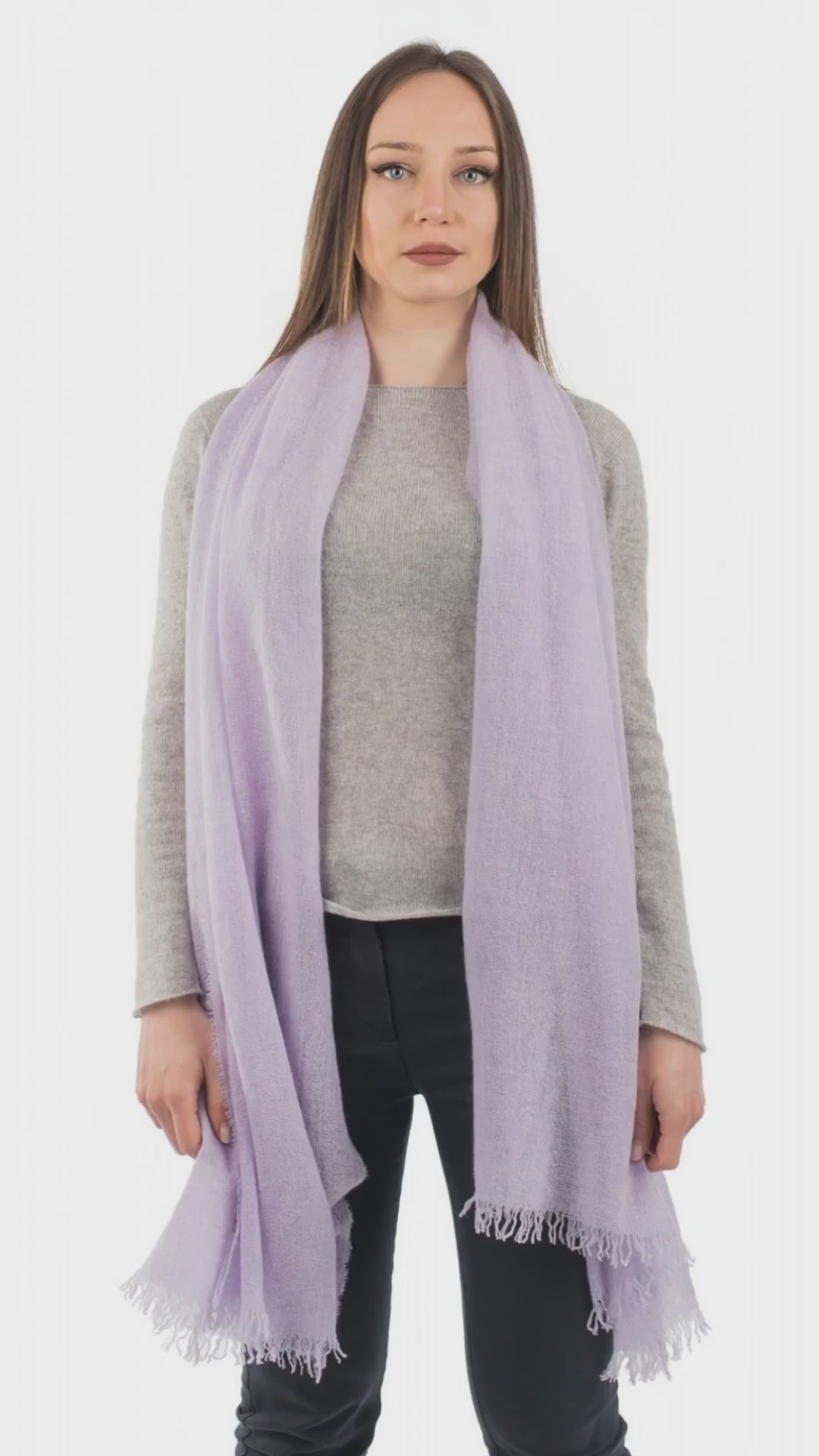 Pashmina 100% cashmere, colore Lilla, video | Dalle Piane Cashmere