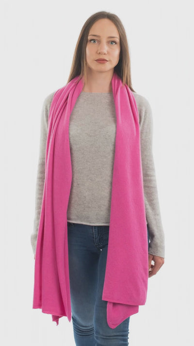 Stola misto cashmere, colore Fuxia, video | Dalle Piane Cashmere